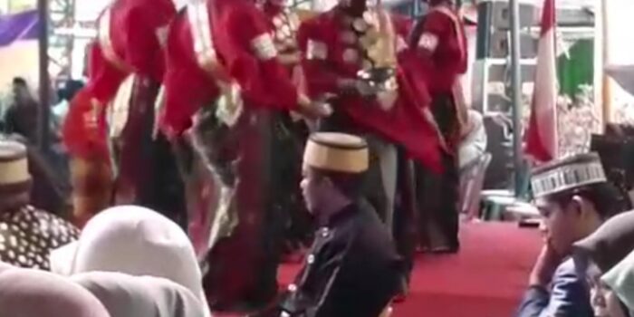 TARIAN TRADISIONAL SANGGAR SENI Al-MANANNA SULI