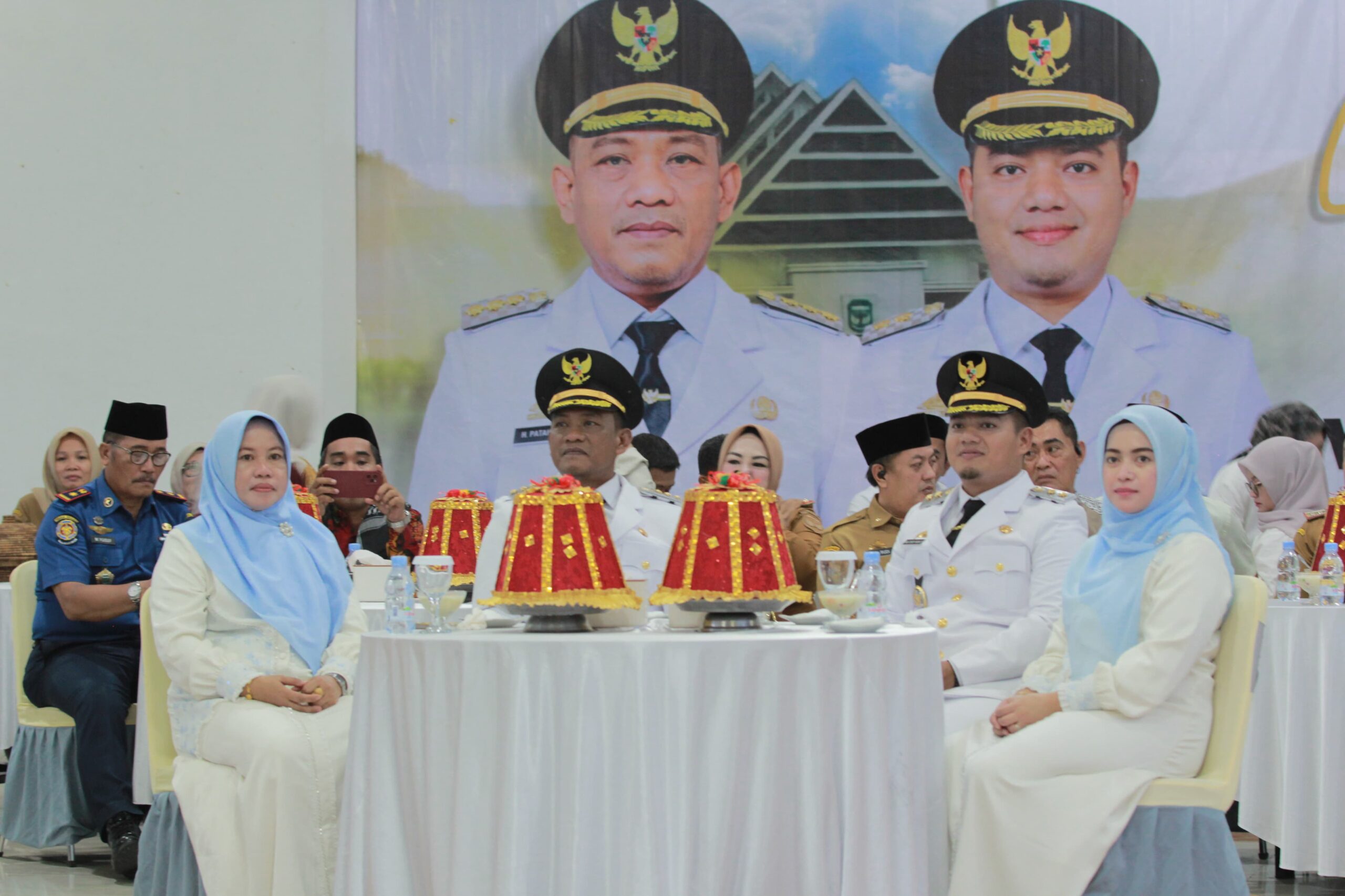 Foto: Bupati Luwu Dan Wakil Bupati Luwu Buka Bersama OPD Di Ruang Rujab Senin, 3 Maret 2025